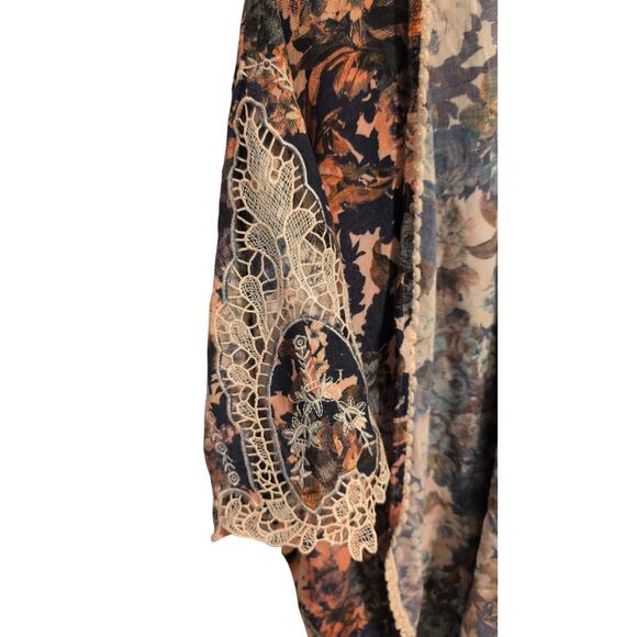 Yaya Club Floral Open Tunic – Lace Detail - Picture 4 of 5